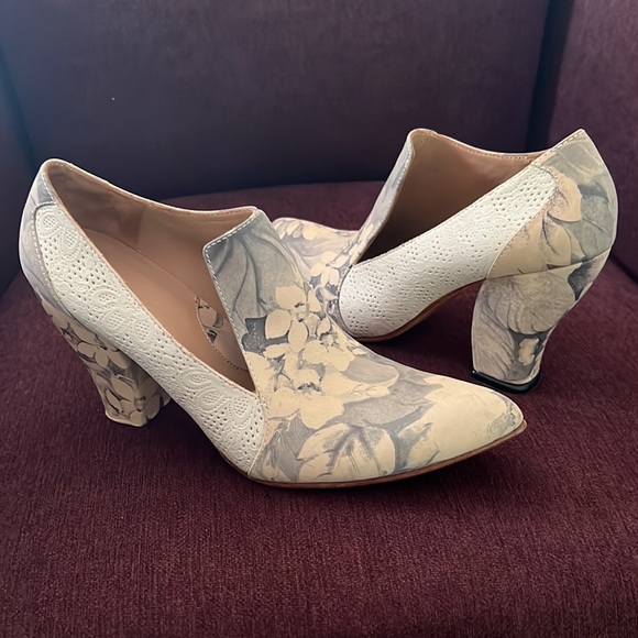 John Fluevog Shoes - Womens John Fluevog Kendra leather booties, Size 9.